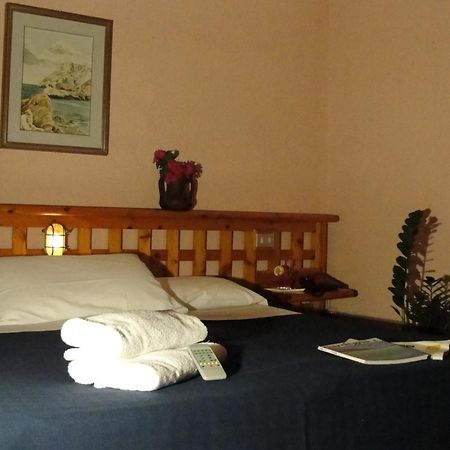 Hotel Scintilla San Teodoro  Esterno foto
