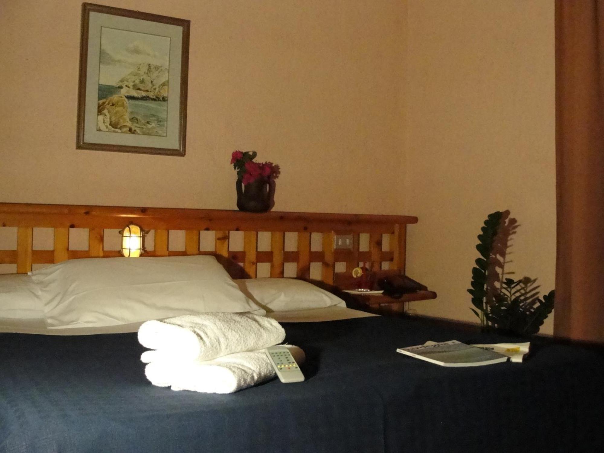 Hotel Scintilla San Teodoro  Esterno foto